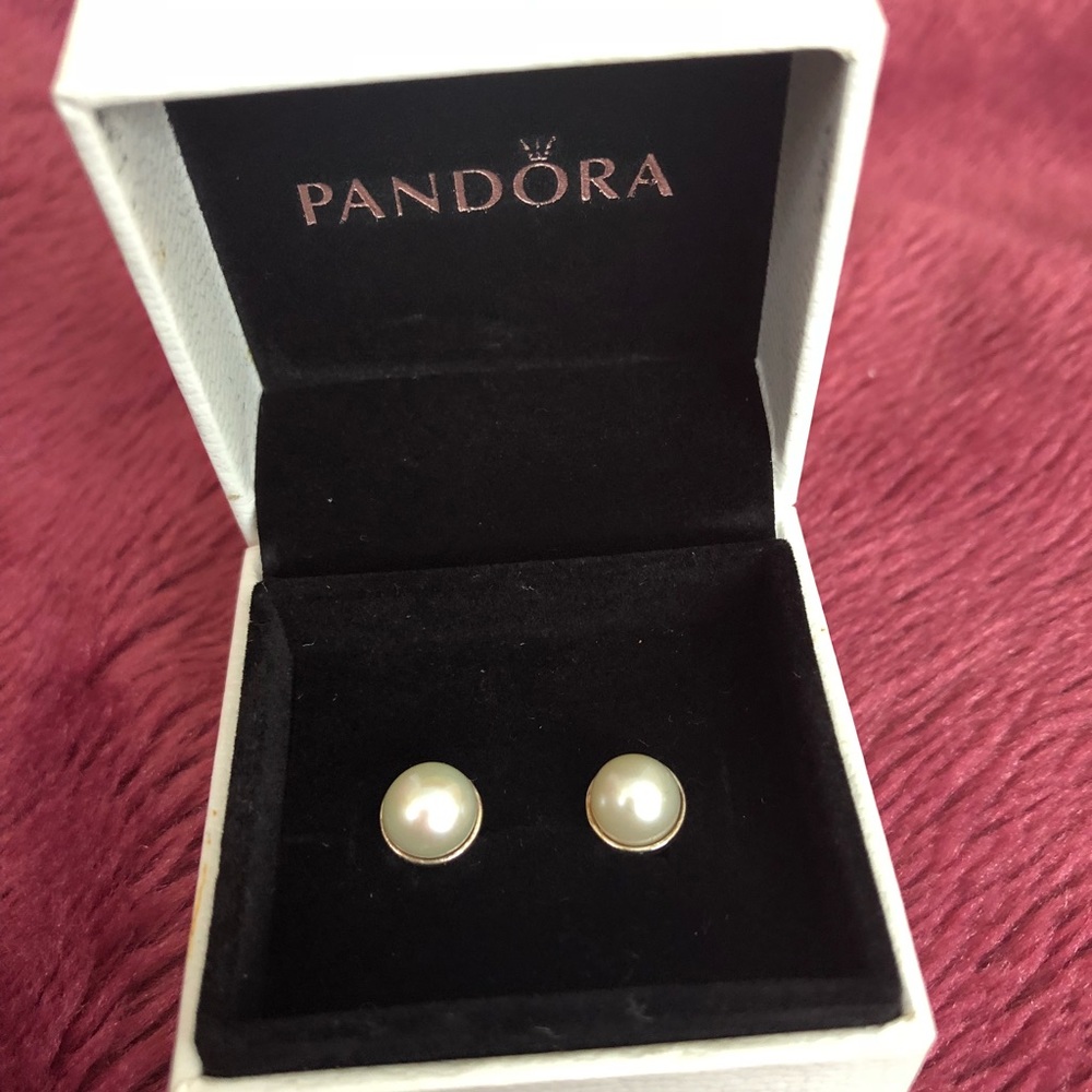 Pandora White Pearl Stud earrings